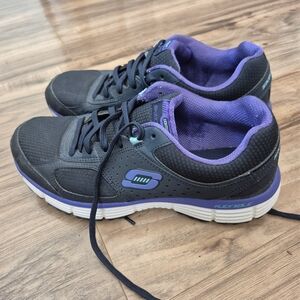 Skechers Lightweight Flex Sole Size 8 1/2